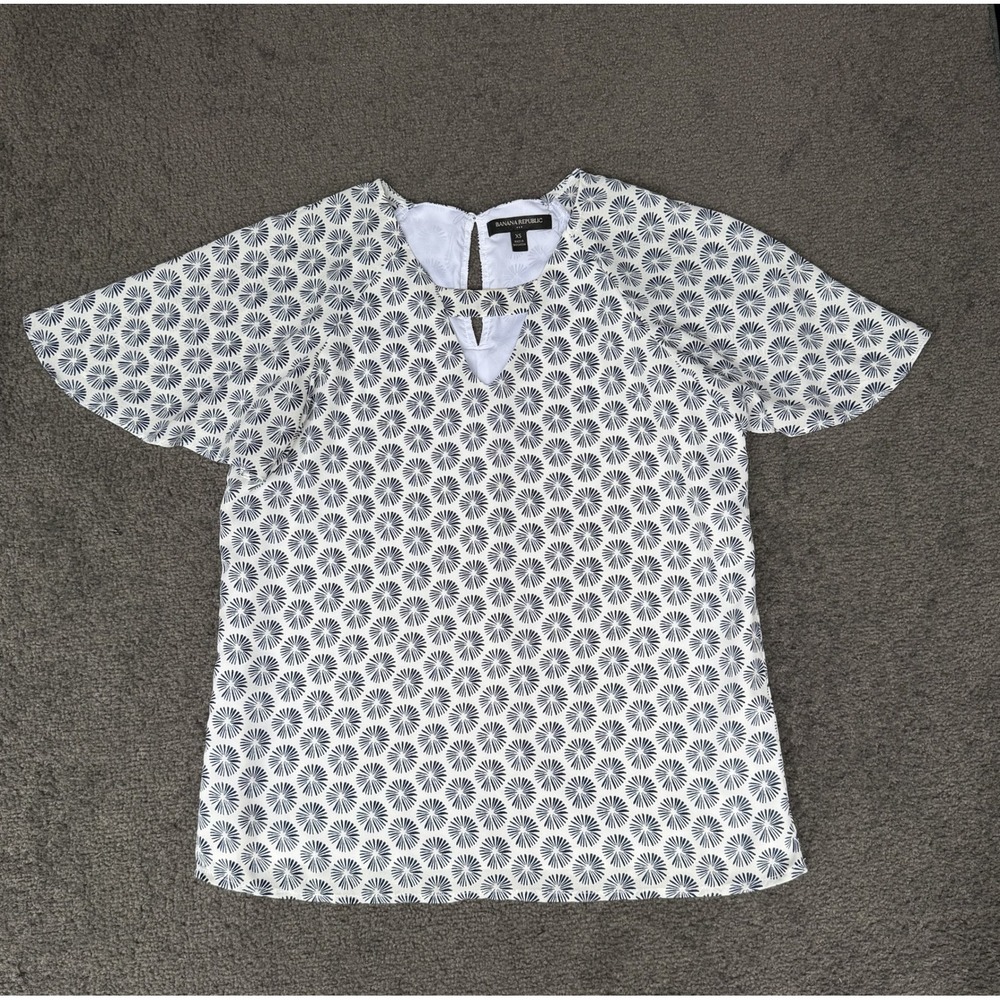 Banana Republic Navy White Starburst Flutter Sleeve Blouse XS Keyhole Neck